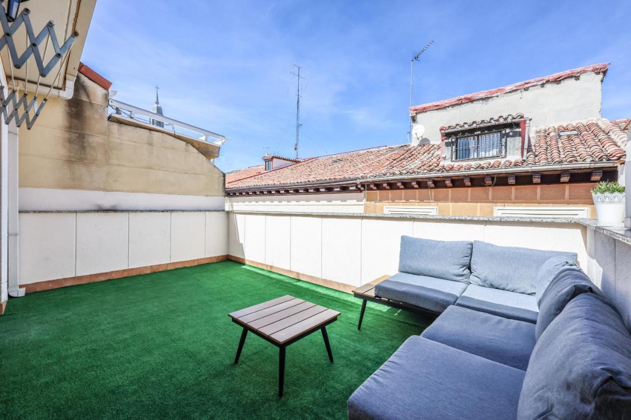 Atico Reformado Con Terraza En Lavapies Apartman Madrid Kültér fotó