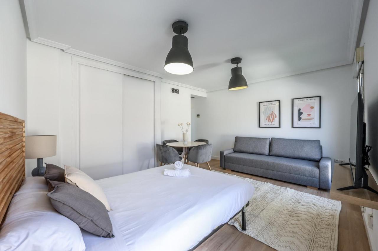 Atico Reformado Con Terraza En Lavapies Apartman Madrid Kültér fotó